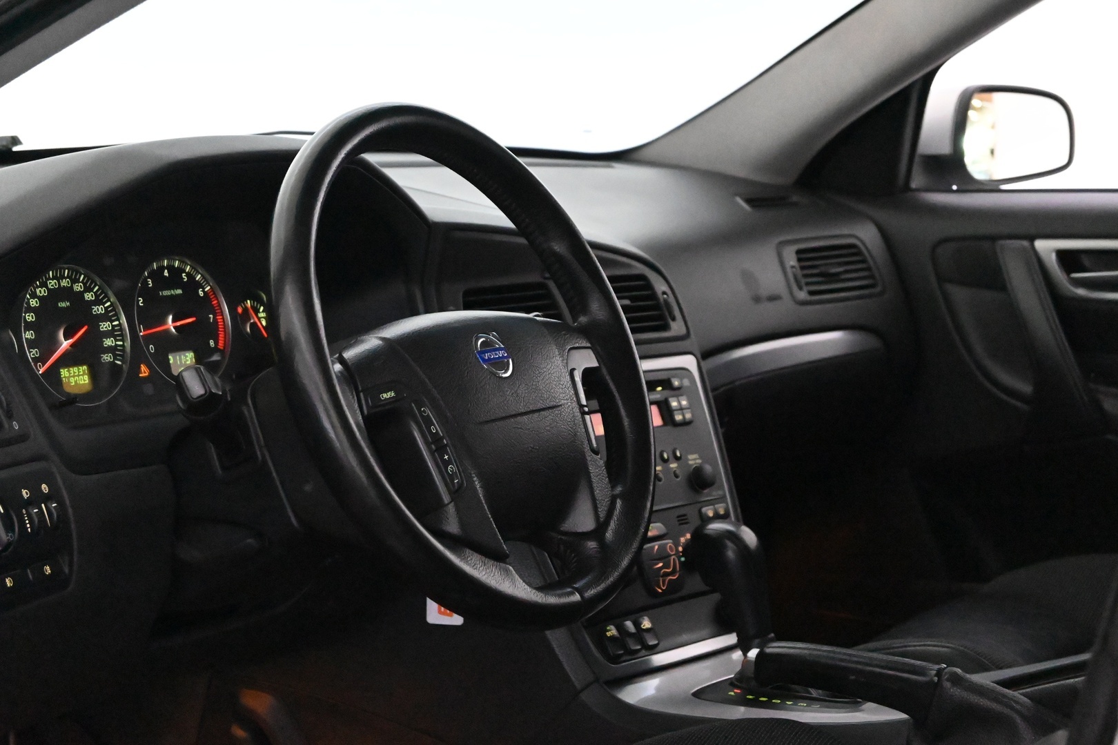 VOLVO V70 2005