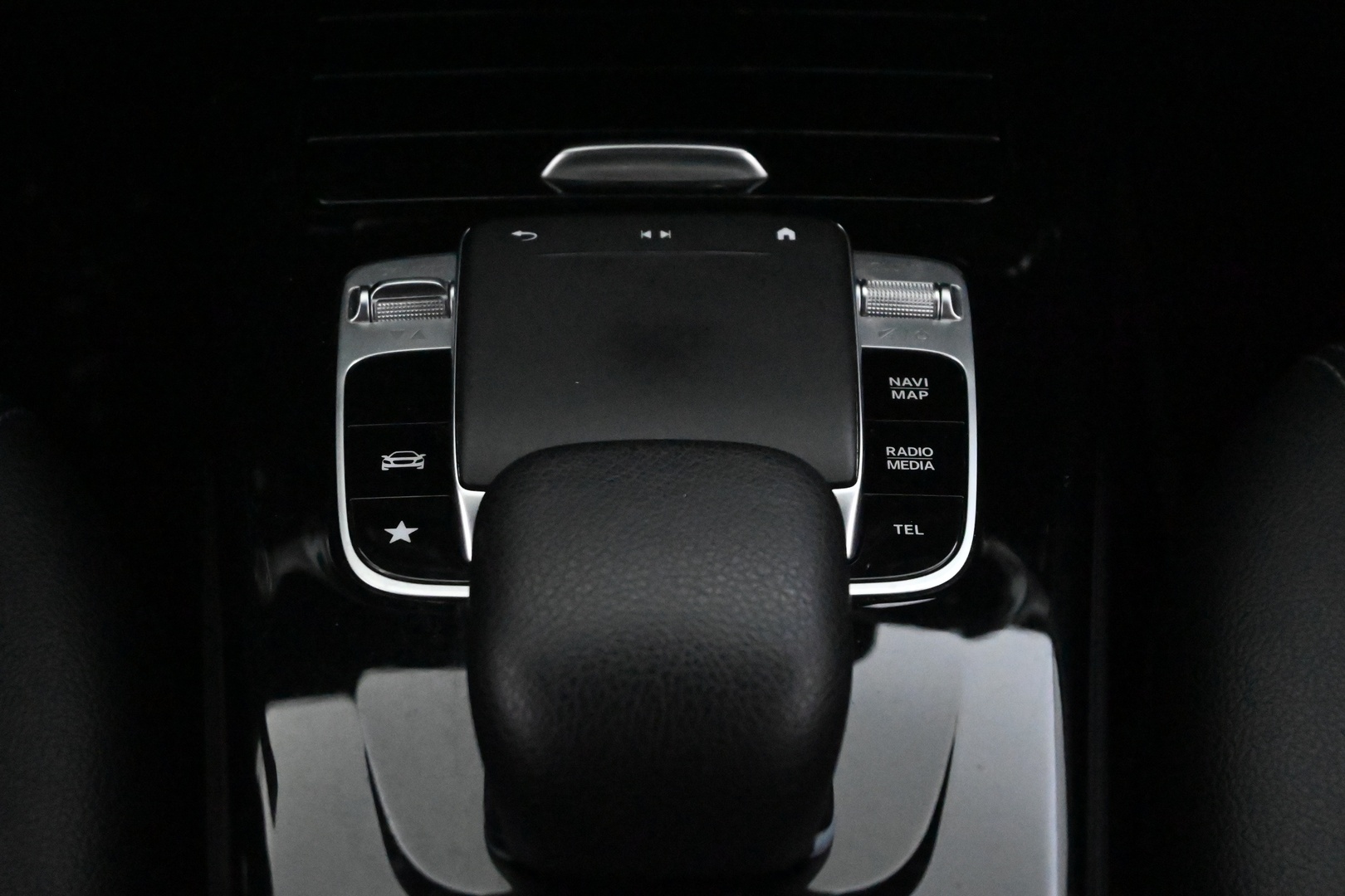 MERCEDES-BENZ CLA 2020