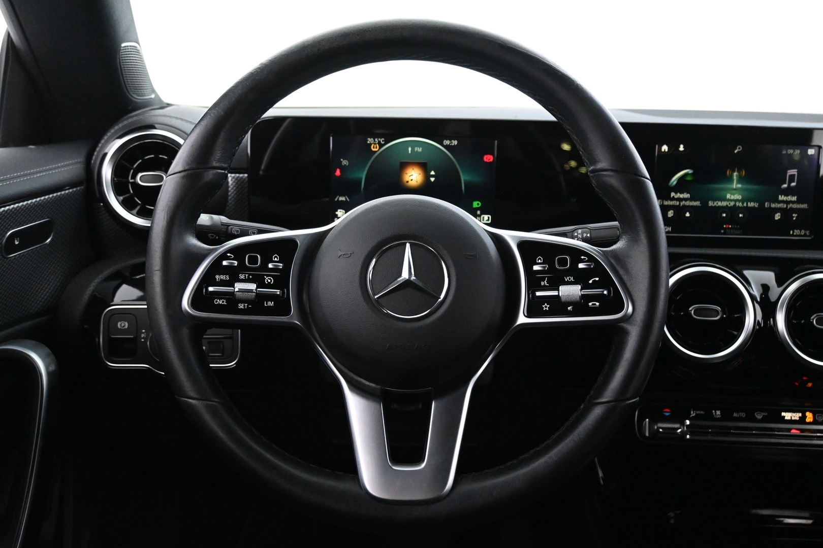 MERCEDES-BENZ CLA 2020