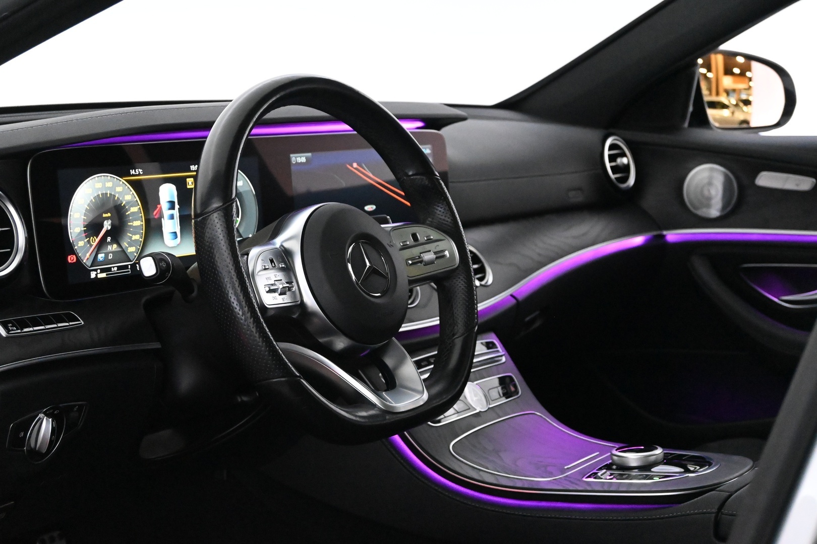 MERCEDES-BENZ E 2019