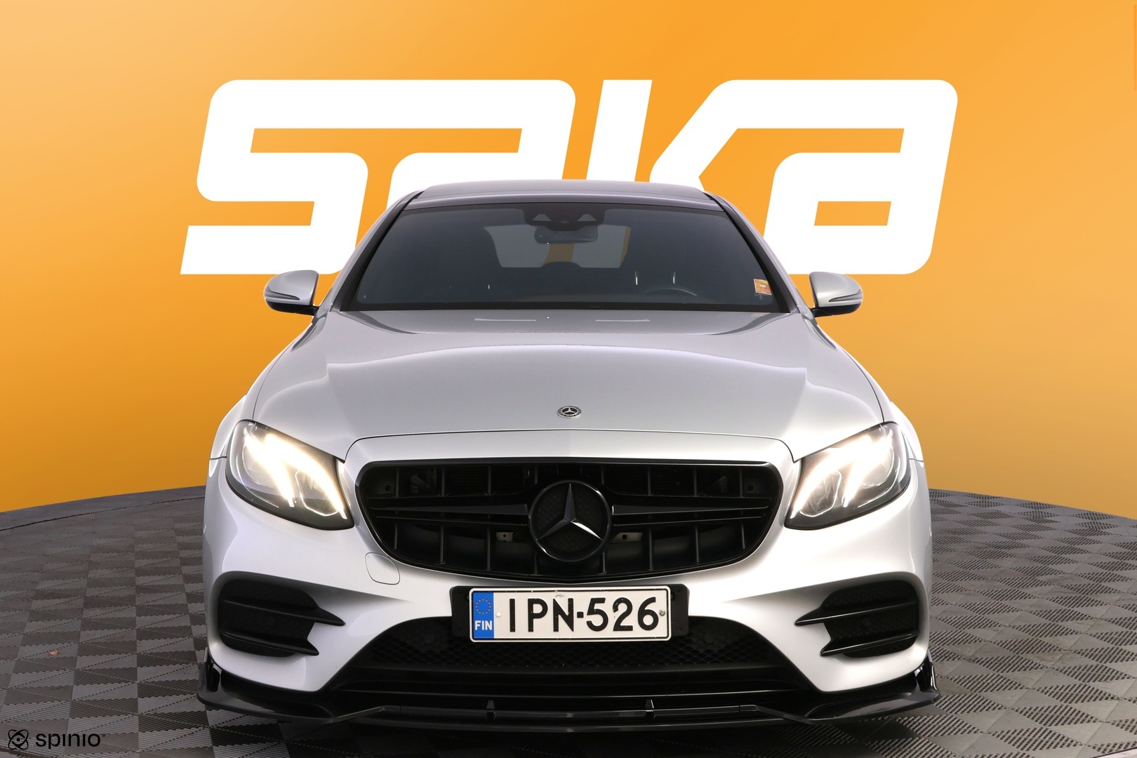 MERCEDES-BENZ E 2019