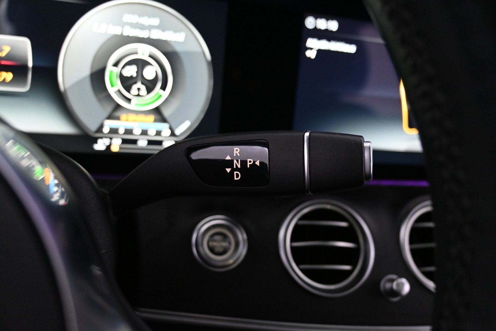 MERCEDES-BENZ E 2019