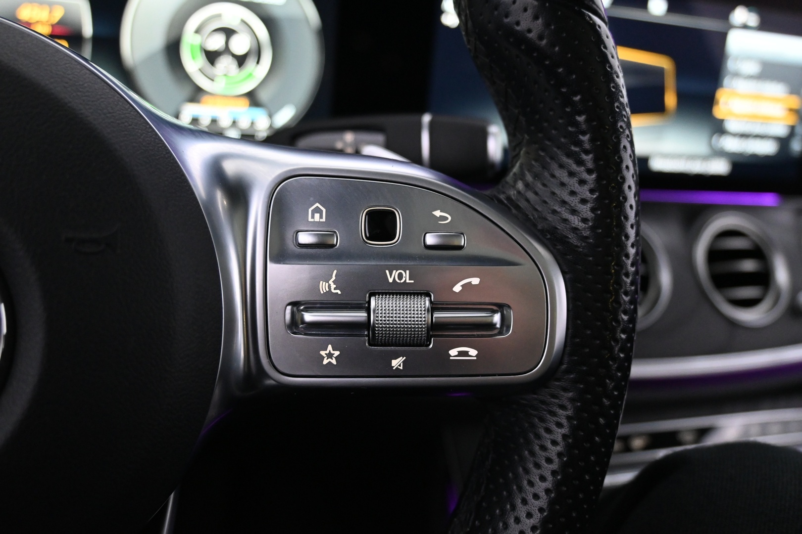 MERCEDES-BENZ E 2019