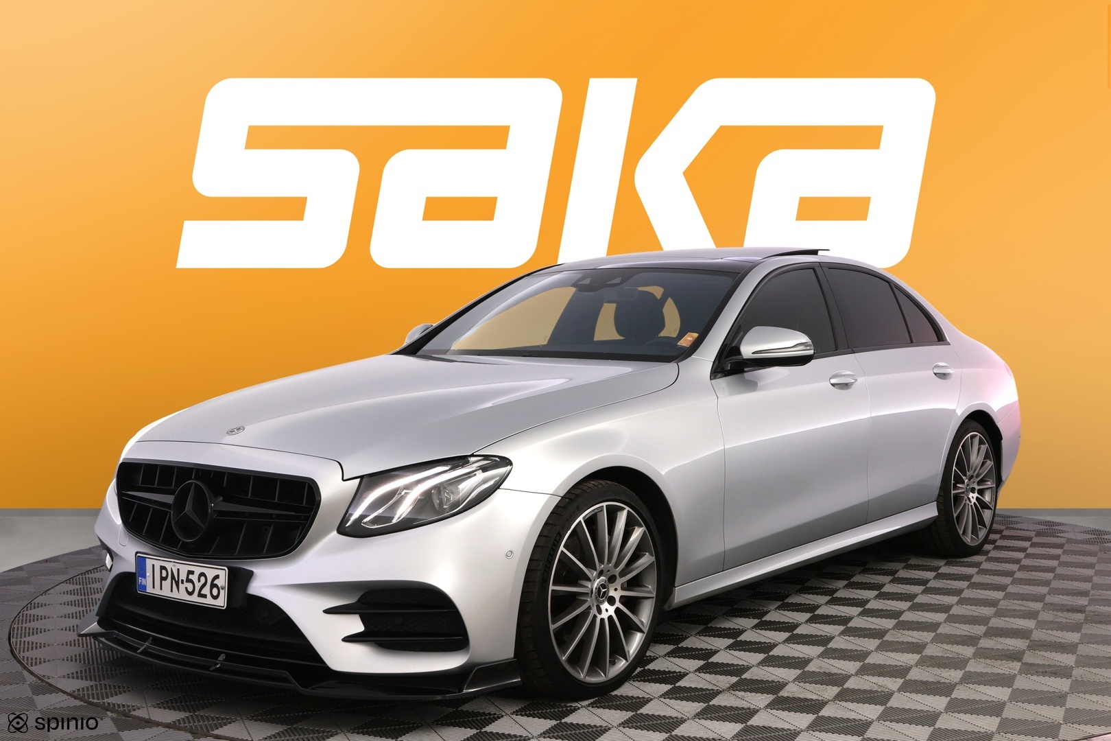 MERCEDES-BENZ E 2019