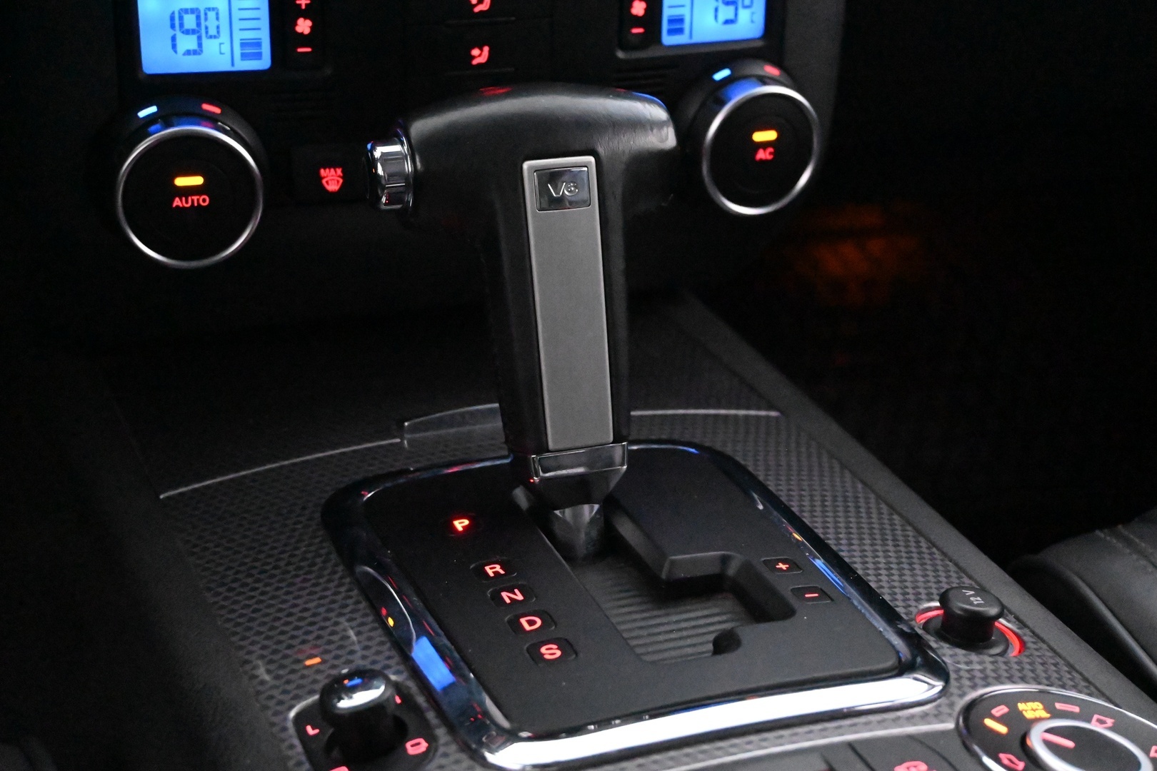 VOLKSWAGEN Touareg 2010