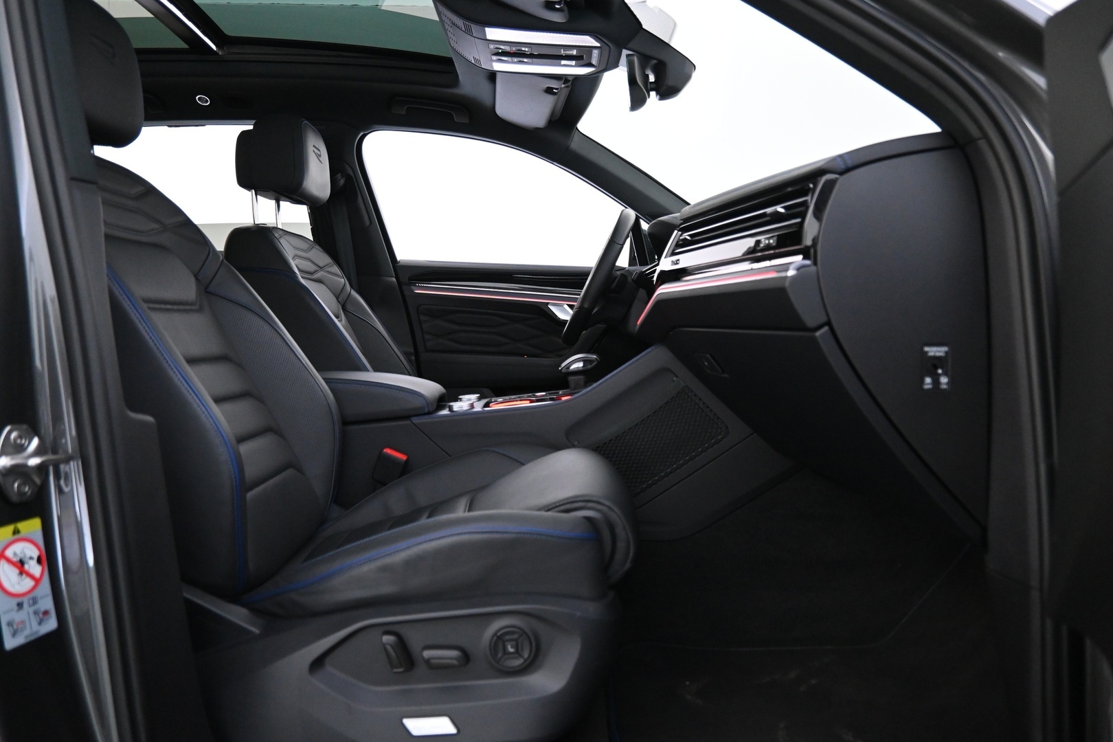 VOLKSWAGEN Touareg 2024