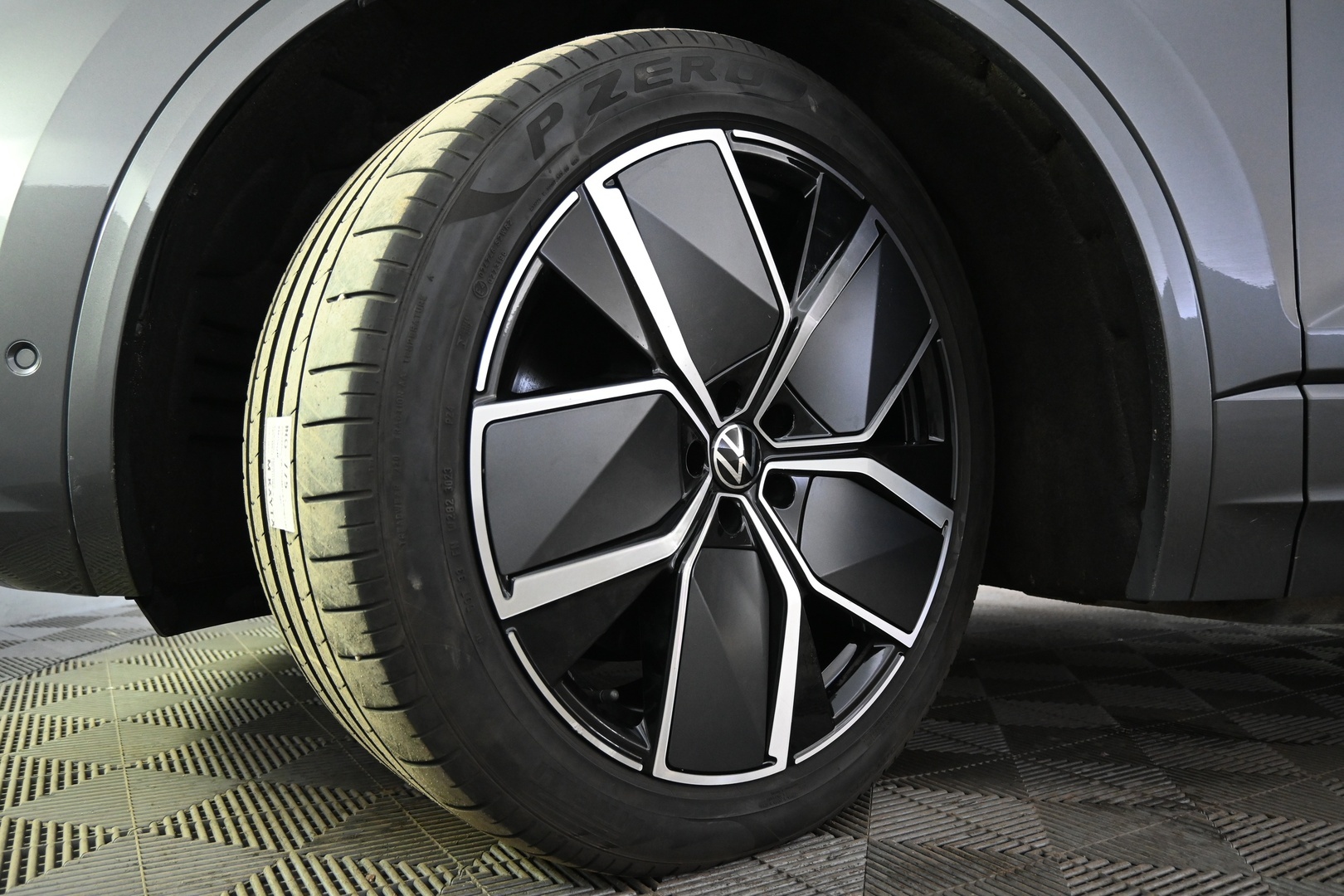 VOLKSWAGEN Touareg 2024