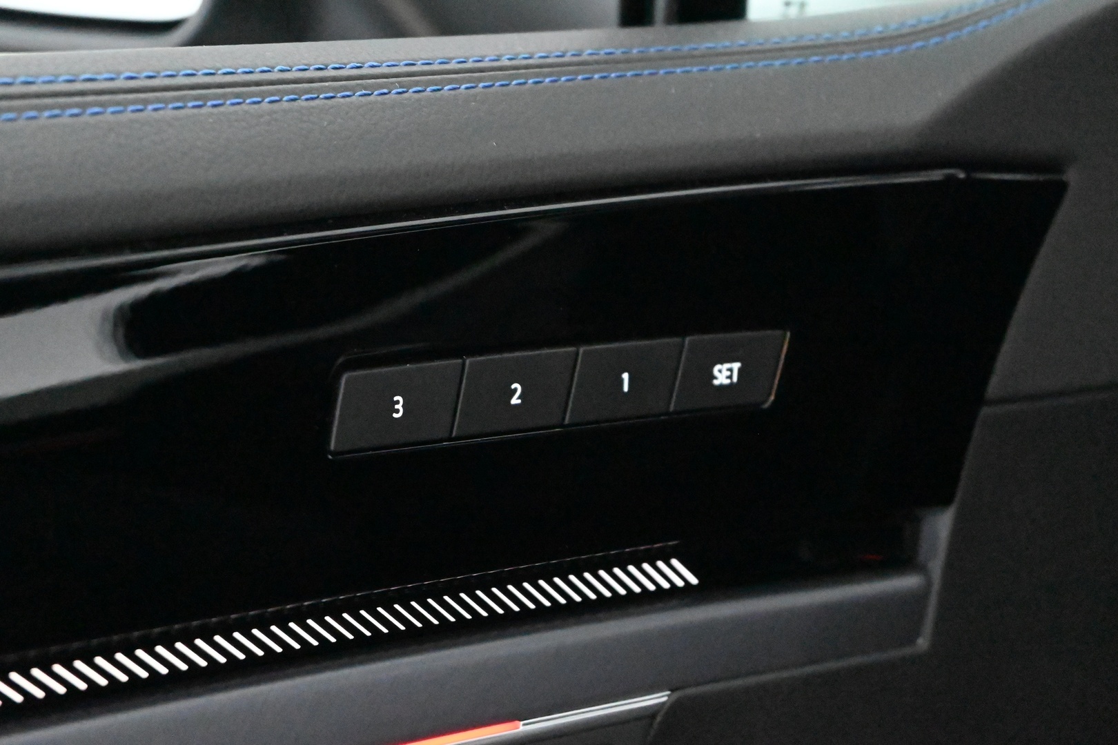 VOLKSWAGEN Touareg 2024