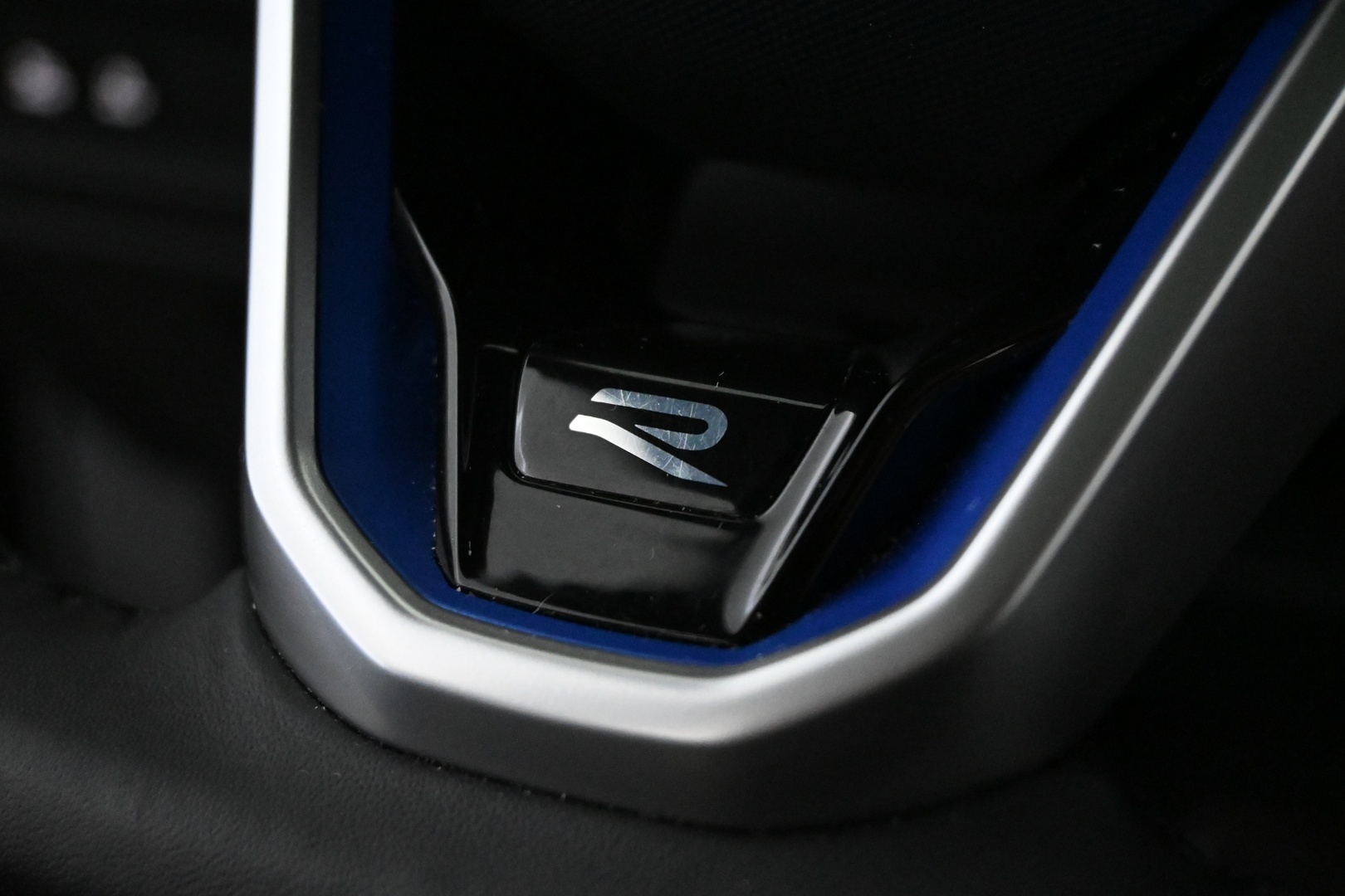 VOLKSWAGEN Touareg 2024