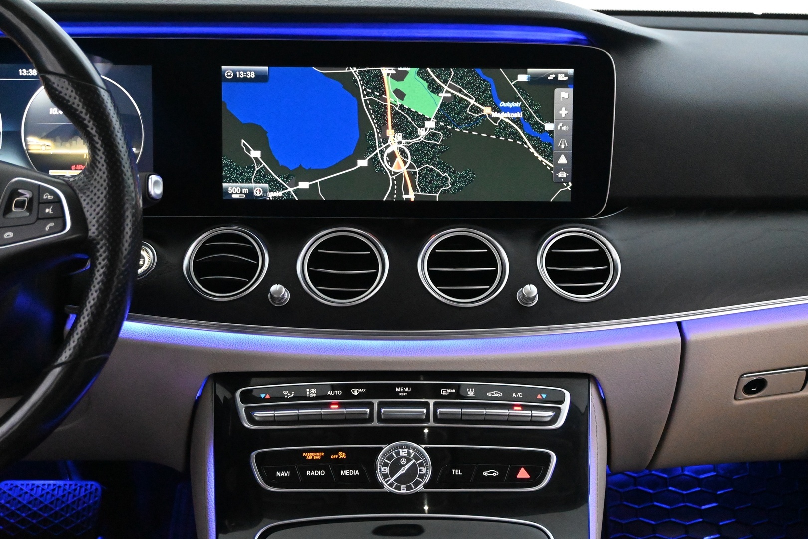 MERCEDES-BENZ E 2017