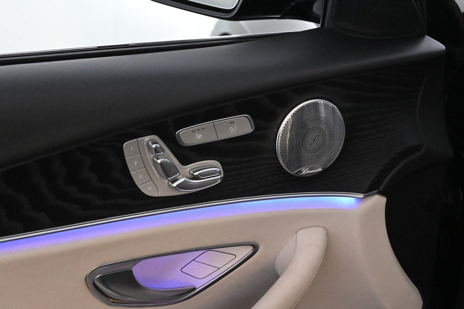 MERCEDES-BENZ E 2017