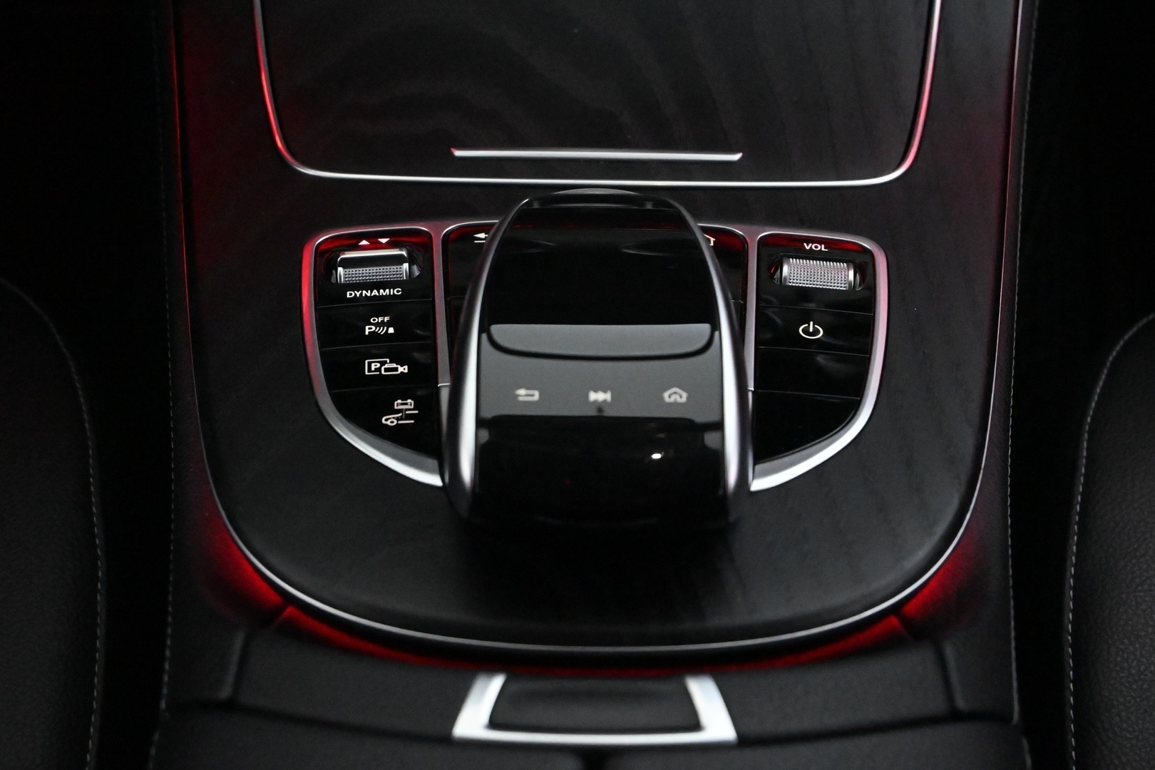 MERCEDES-BENZ E 2018