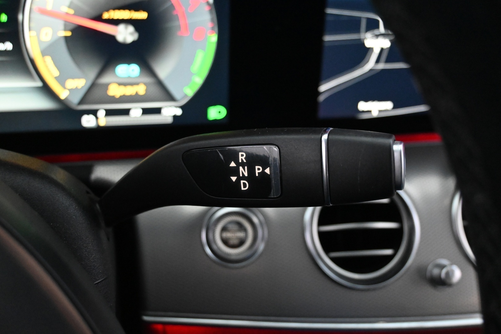 MERCEDES-BENZ E 2018