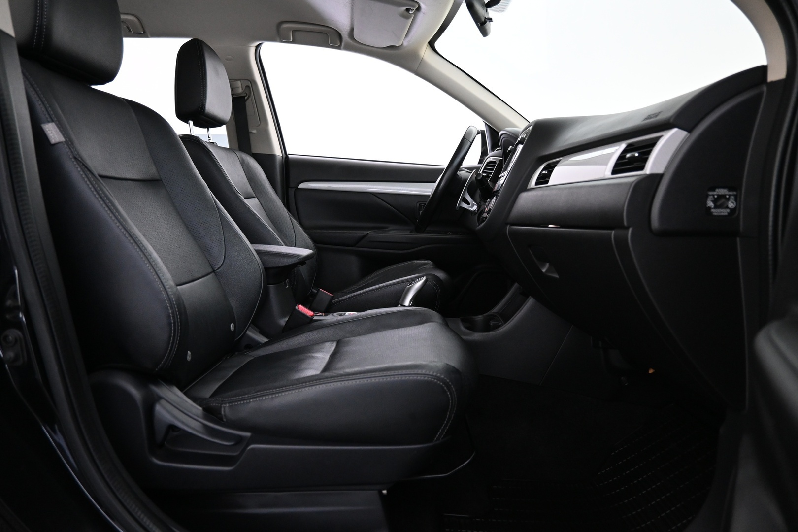 MITSUBISHI Outlander PHEV 2014