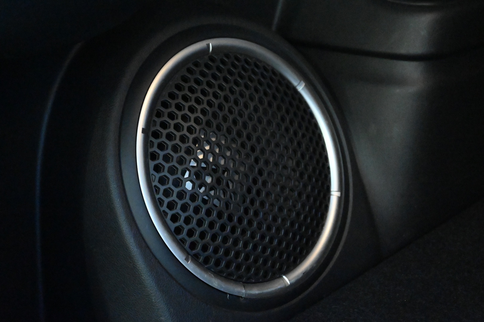 MITSUBISHI Outlander PHEV 2014