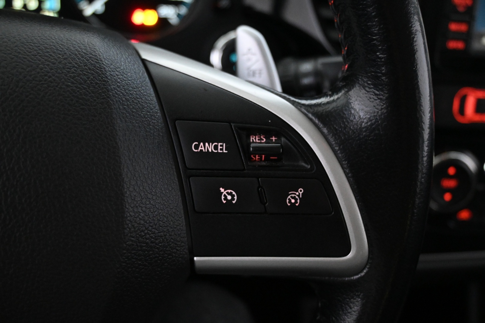 MITSUBISHI Outlander PHEV 2014