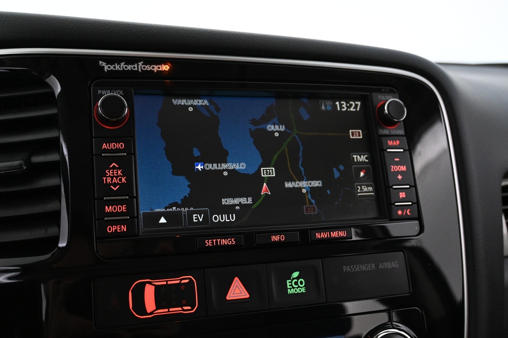 MITSUBISHI Outlander PHEV 2014