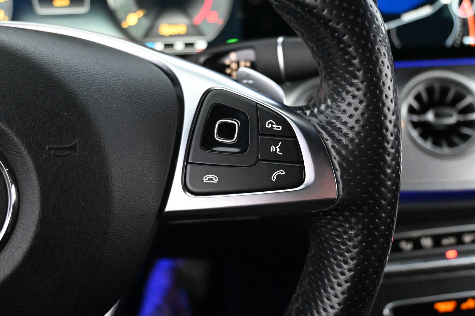 MERCEDES-BENZ E 2017