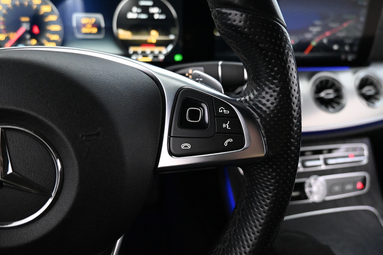 MERCEDES-BENZ E 2017