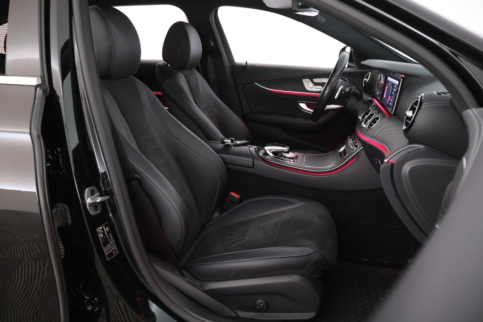 MERCEDES-BENZ E 2020