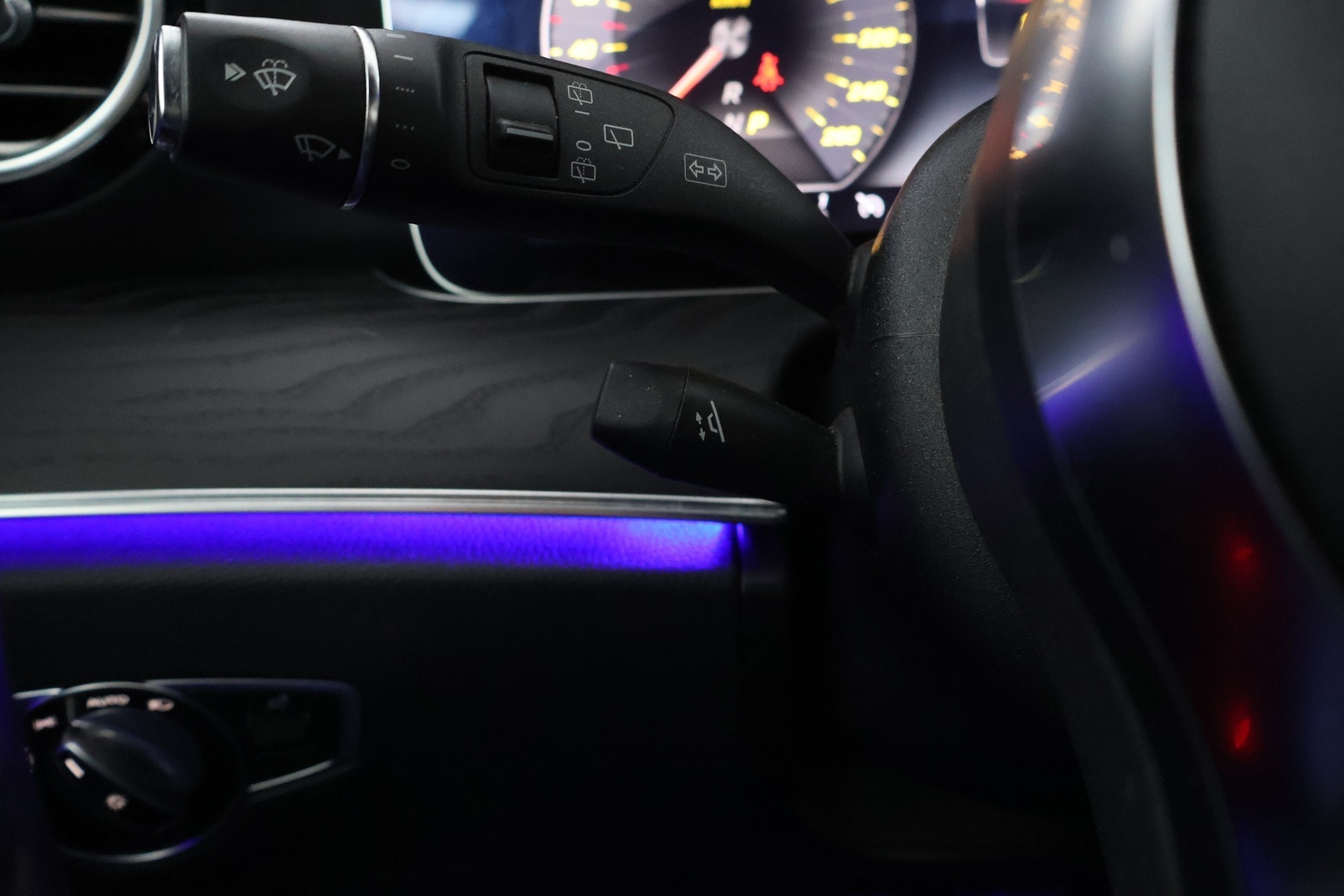 MERCEDES-BENZ E 2020