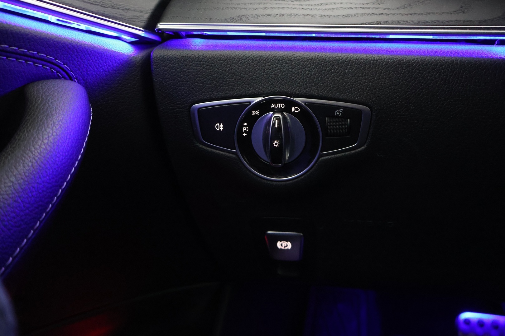 MERCEDES-BENZ E 2020