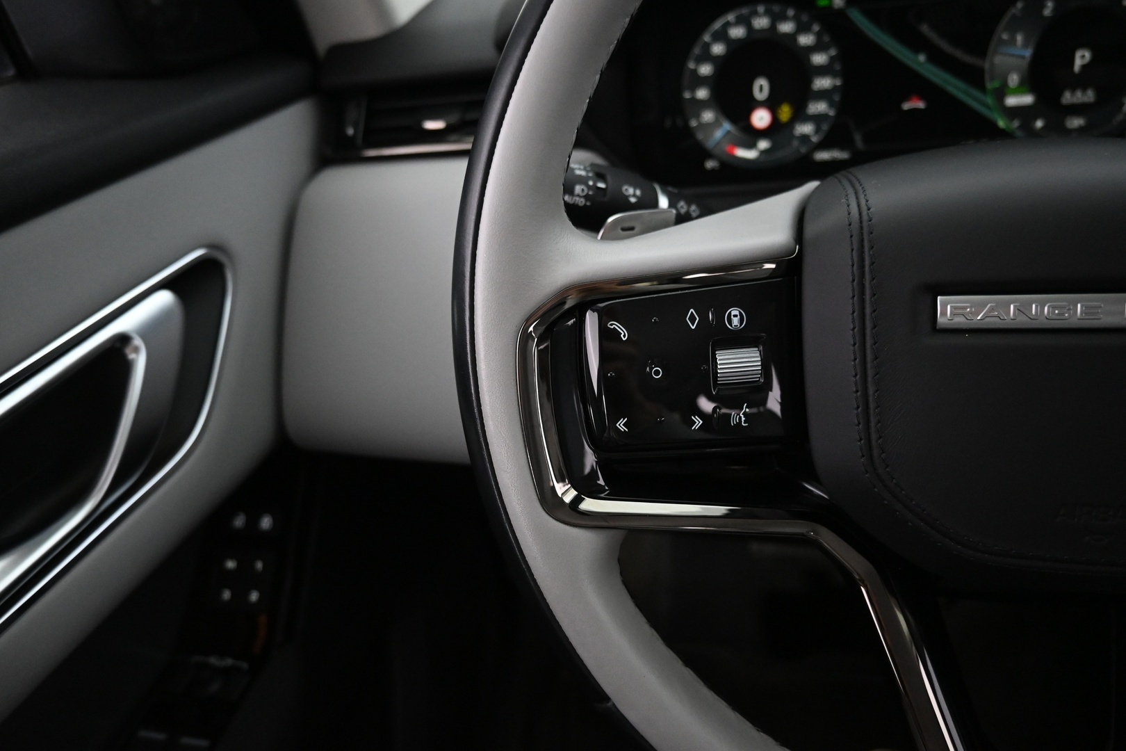 LAND ROVER Range Rover Velar 2025