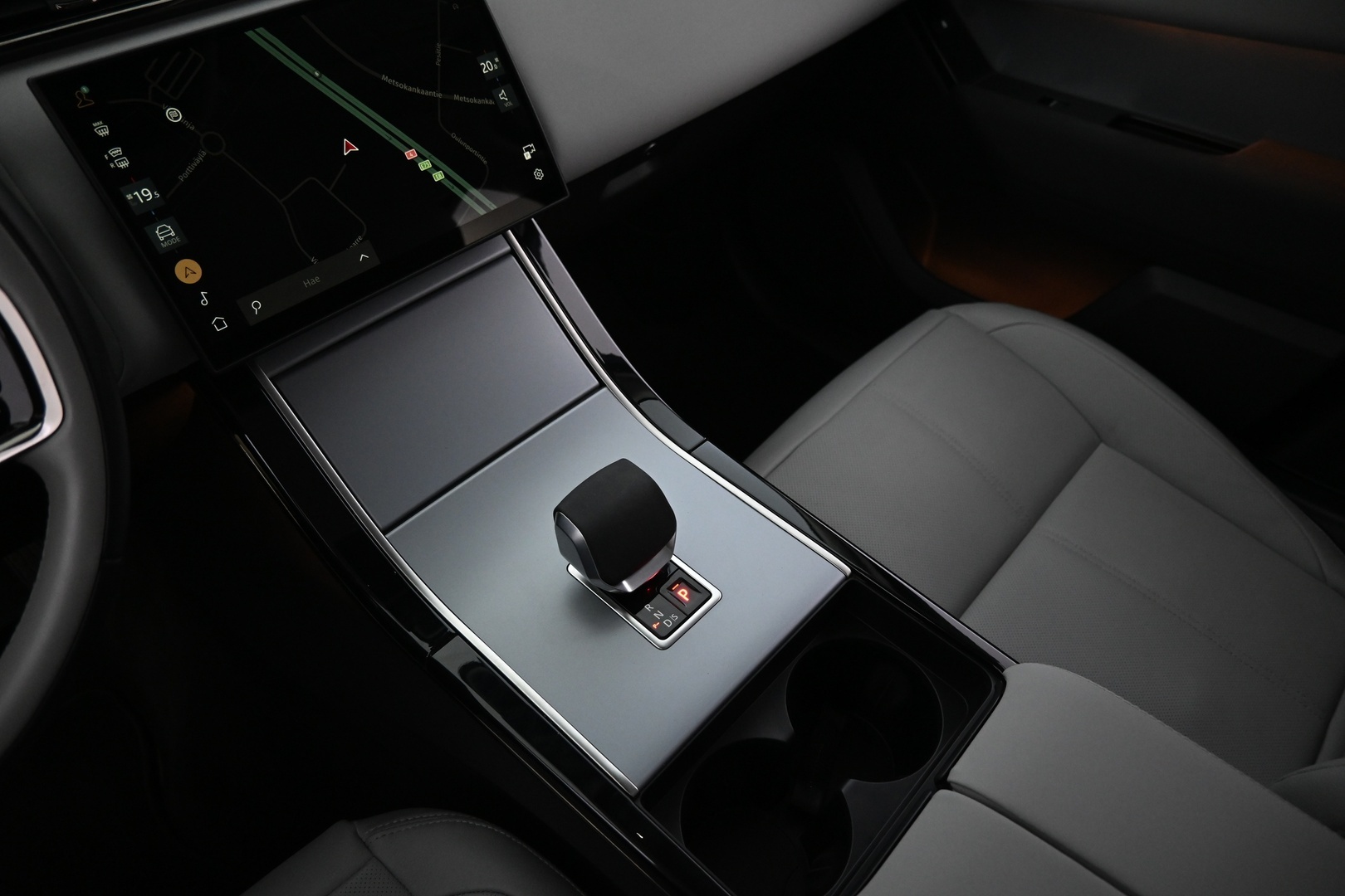 LAND ROVER Range Rover Velar 2025