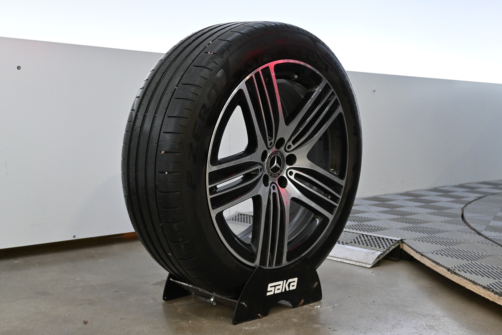 MERCEDES-BENZ EQC 2021