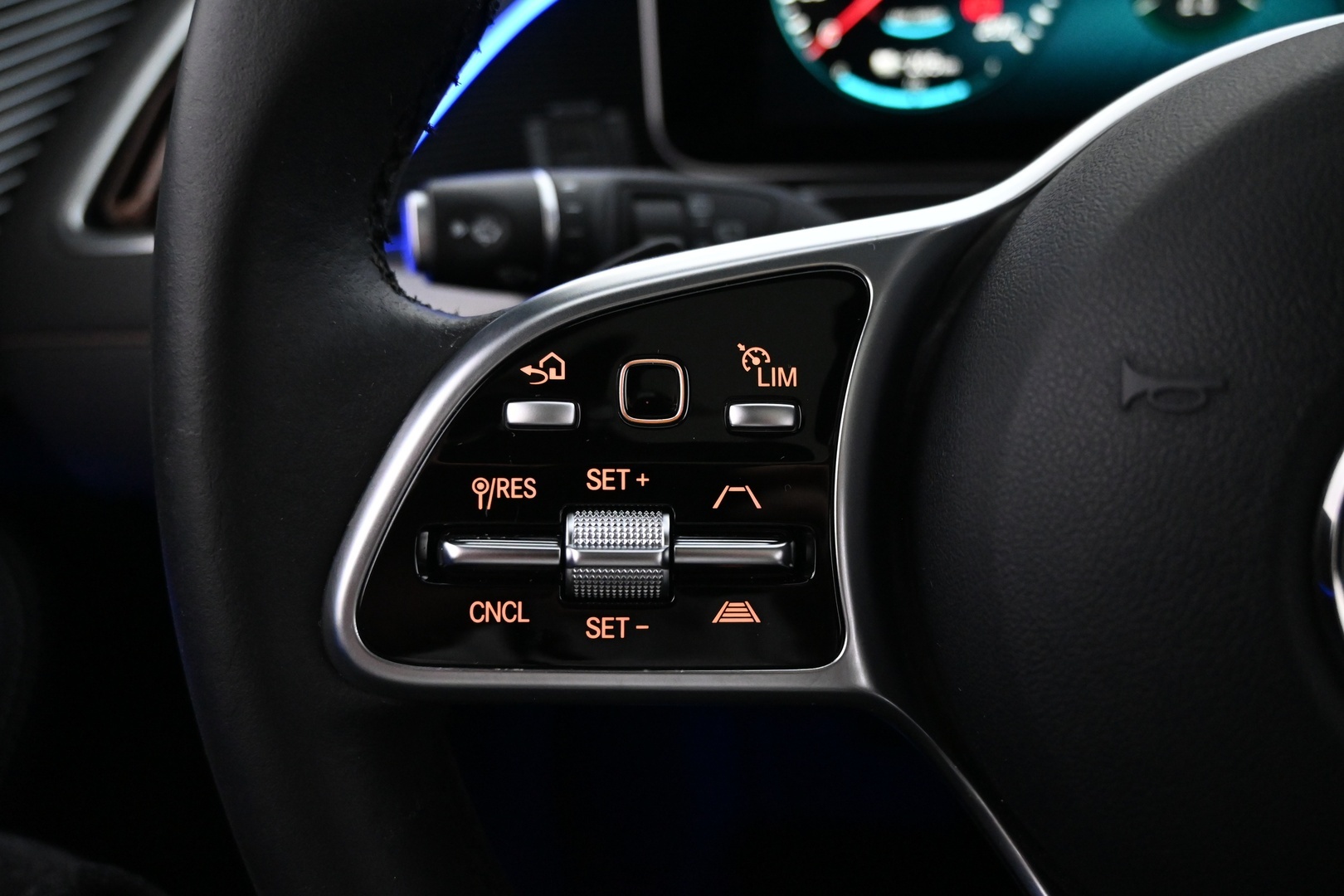 MERCEDES-BENZ EQC 2021