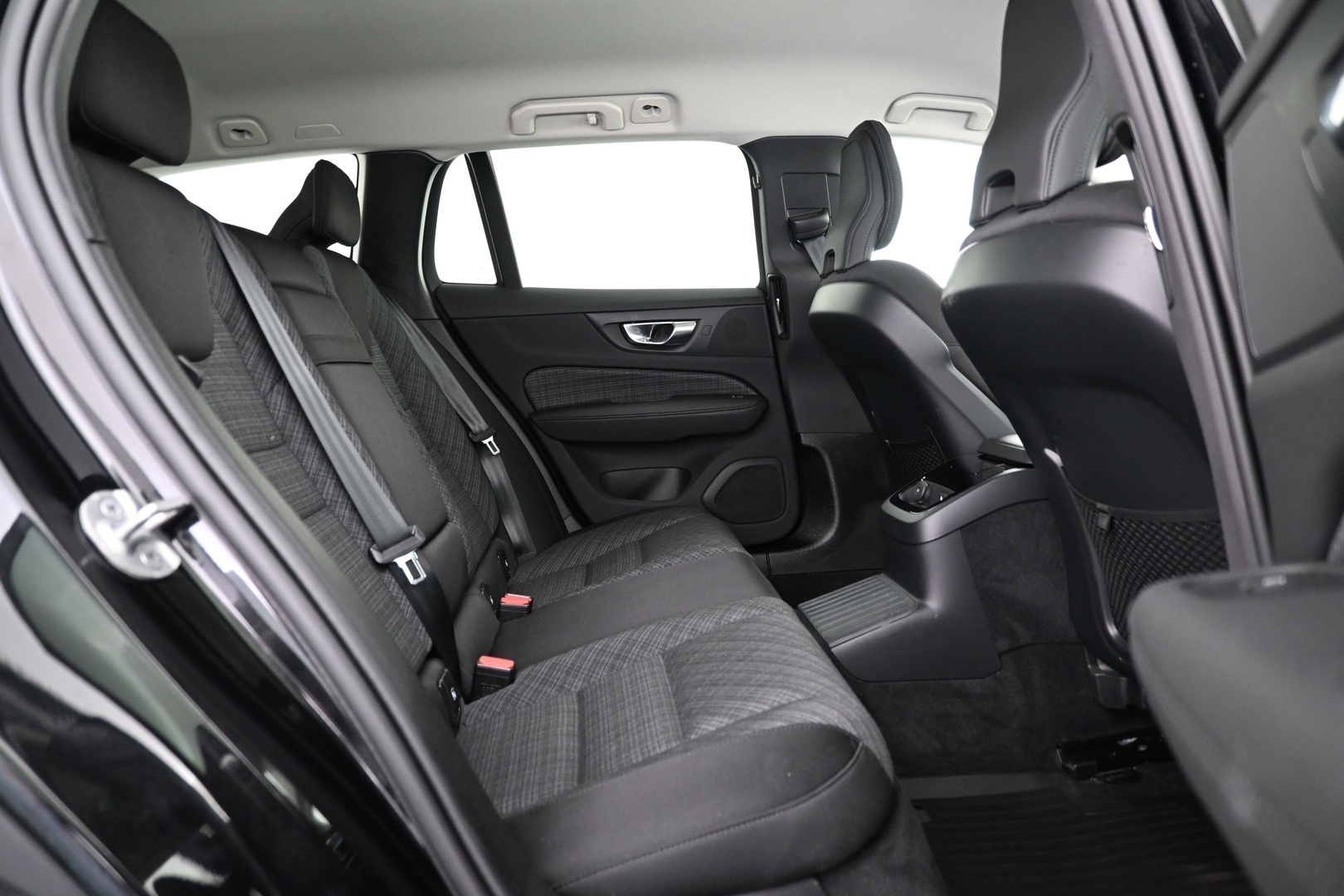 VOLVO V60 2023