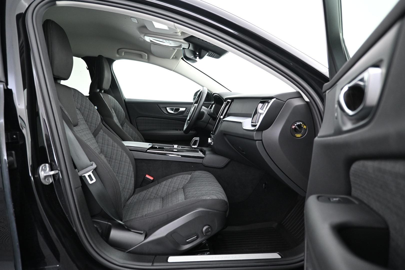 VOLVO V60 2023