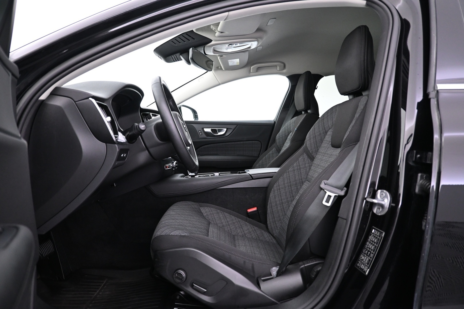 VOLVO V60 2023