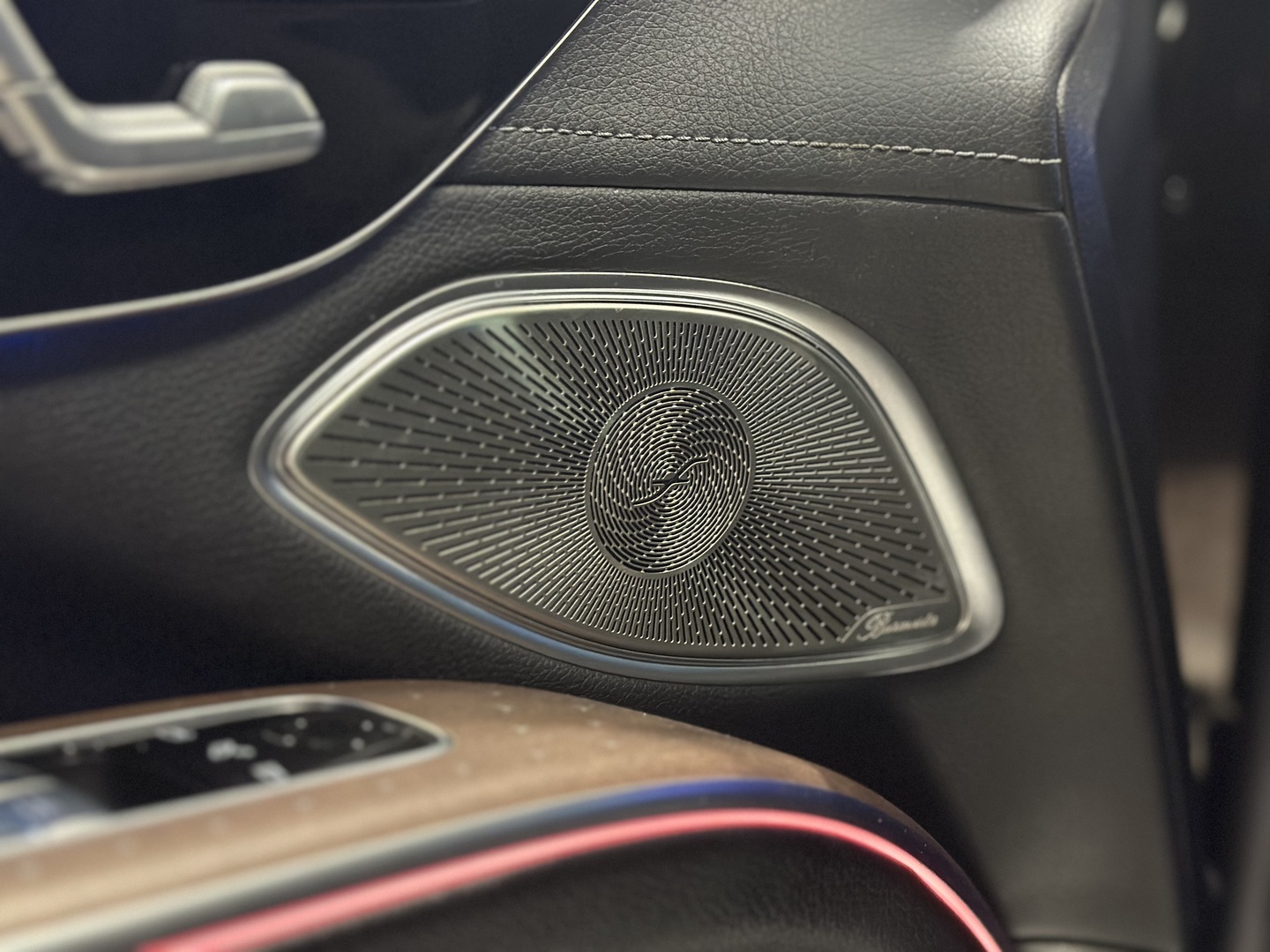 MERCEDES-BENZ EQS SUV 2023