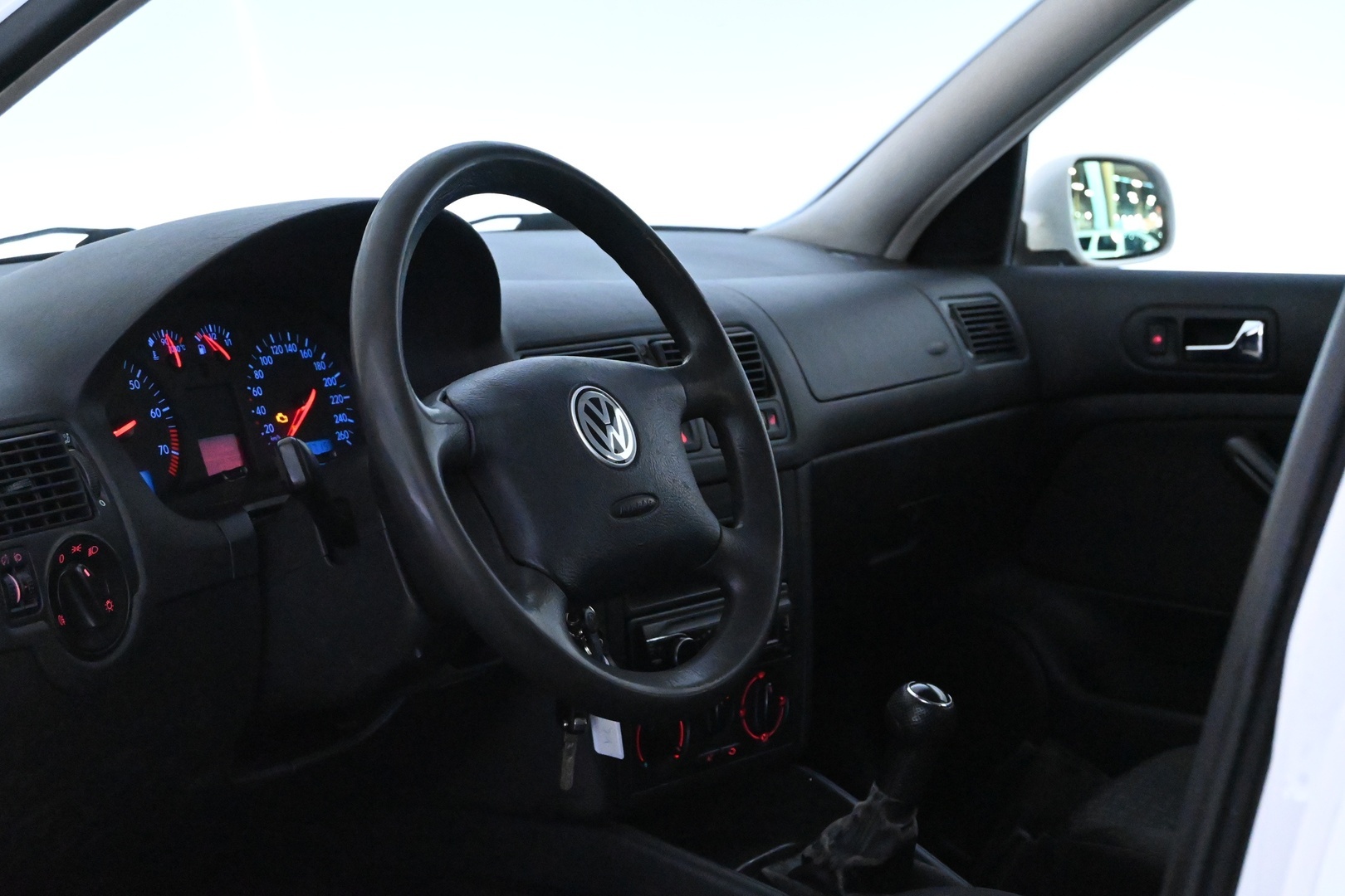 VOLKSWAGEN GOLF 2002