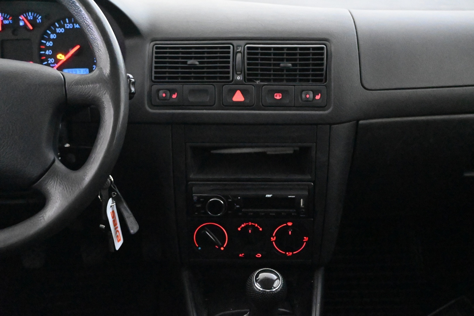 VOLKSWAGEN GOLF 2002