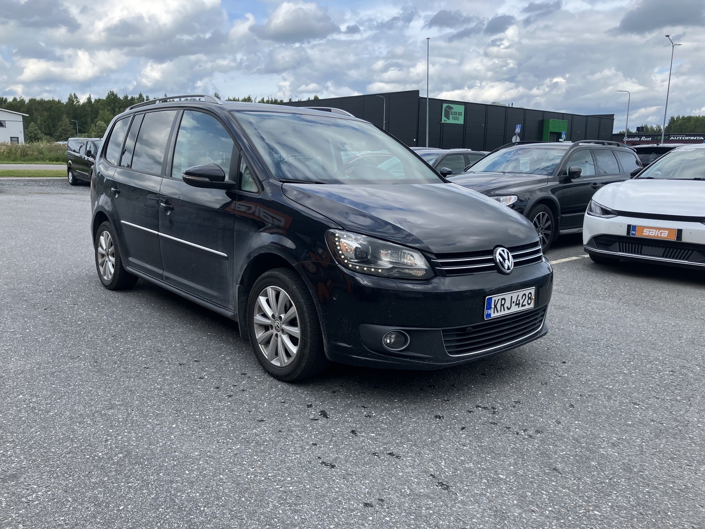 VOLKSWAGEN Touran 2012