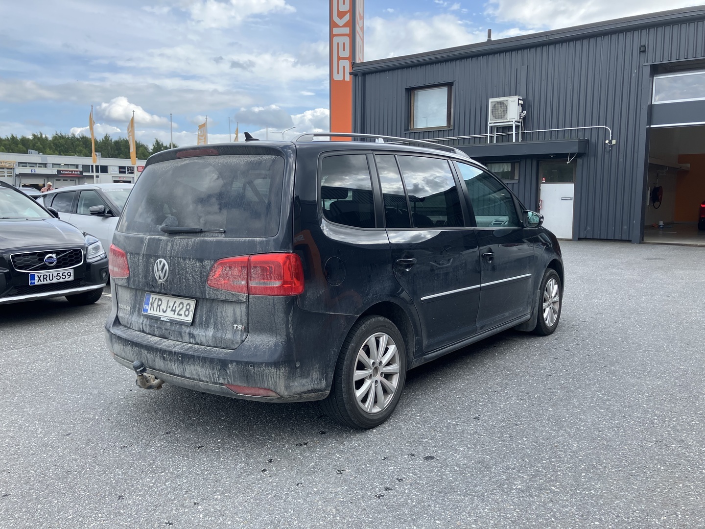 VOLKSWAGEN Touran 2012