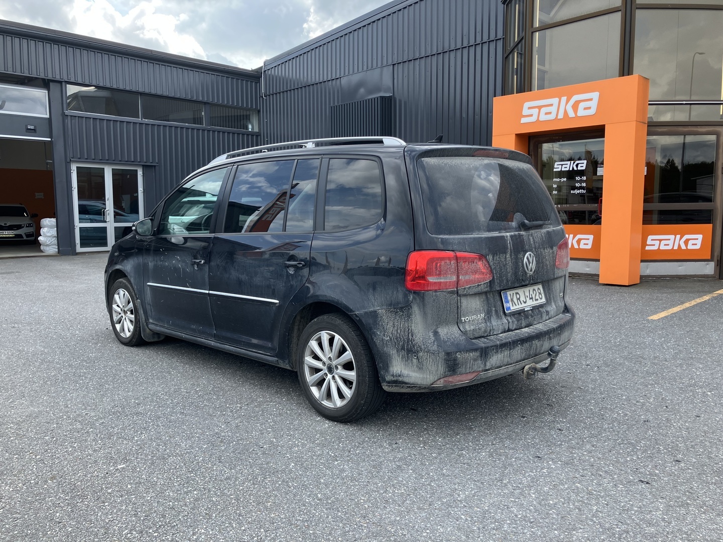 VOLKSWAGEN Touran 2012