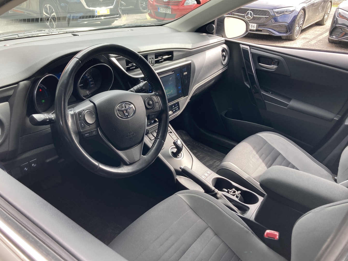 TOYOTA Auris 2016