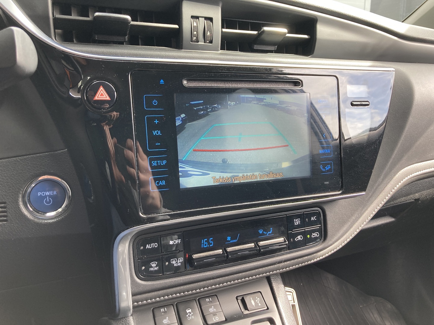 TOYOTA Auris 2016