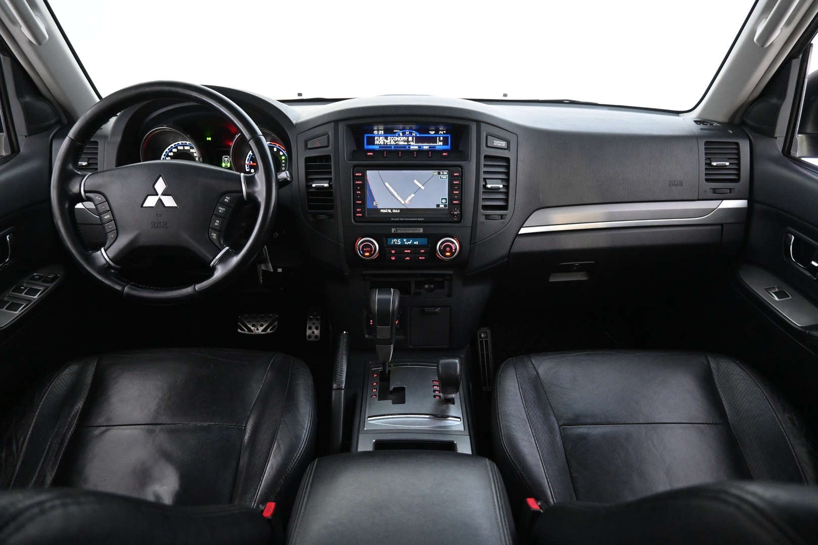 MITSUBISHI Pajero 2008