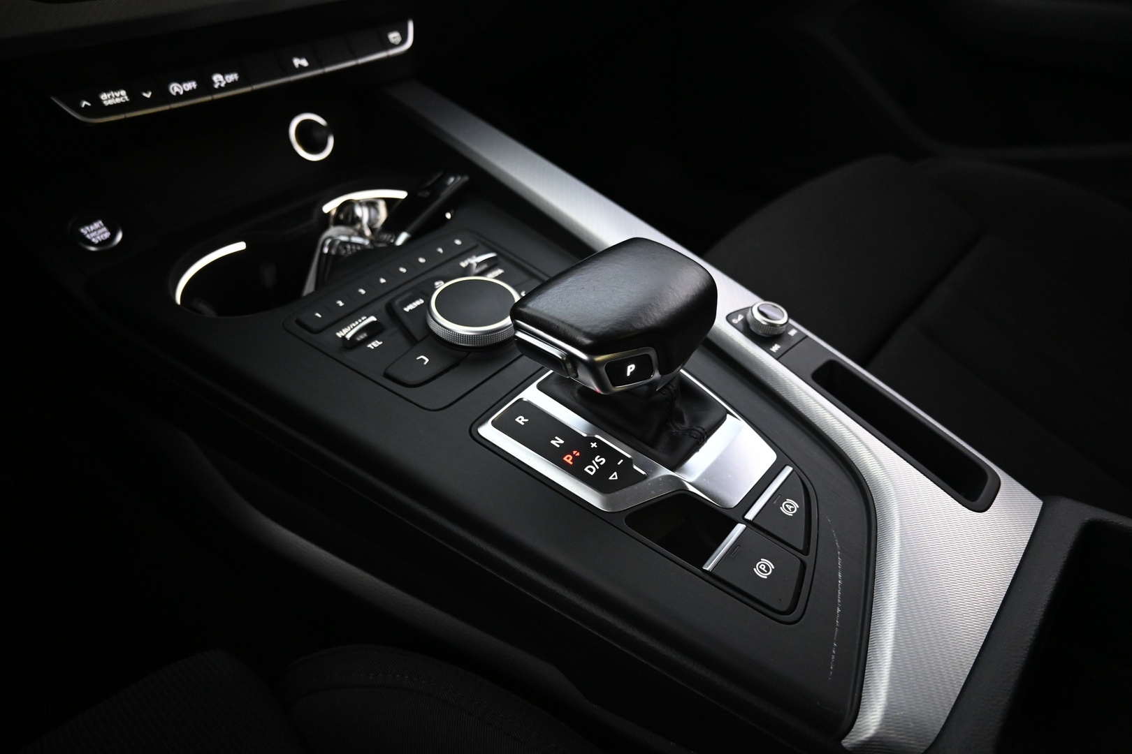 AUDI A4 2016