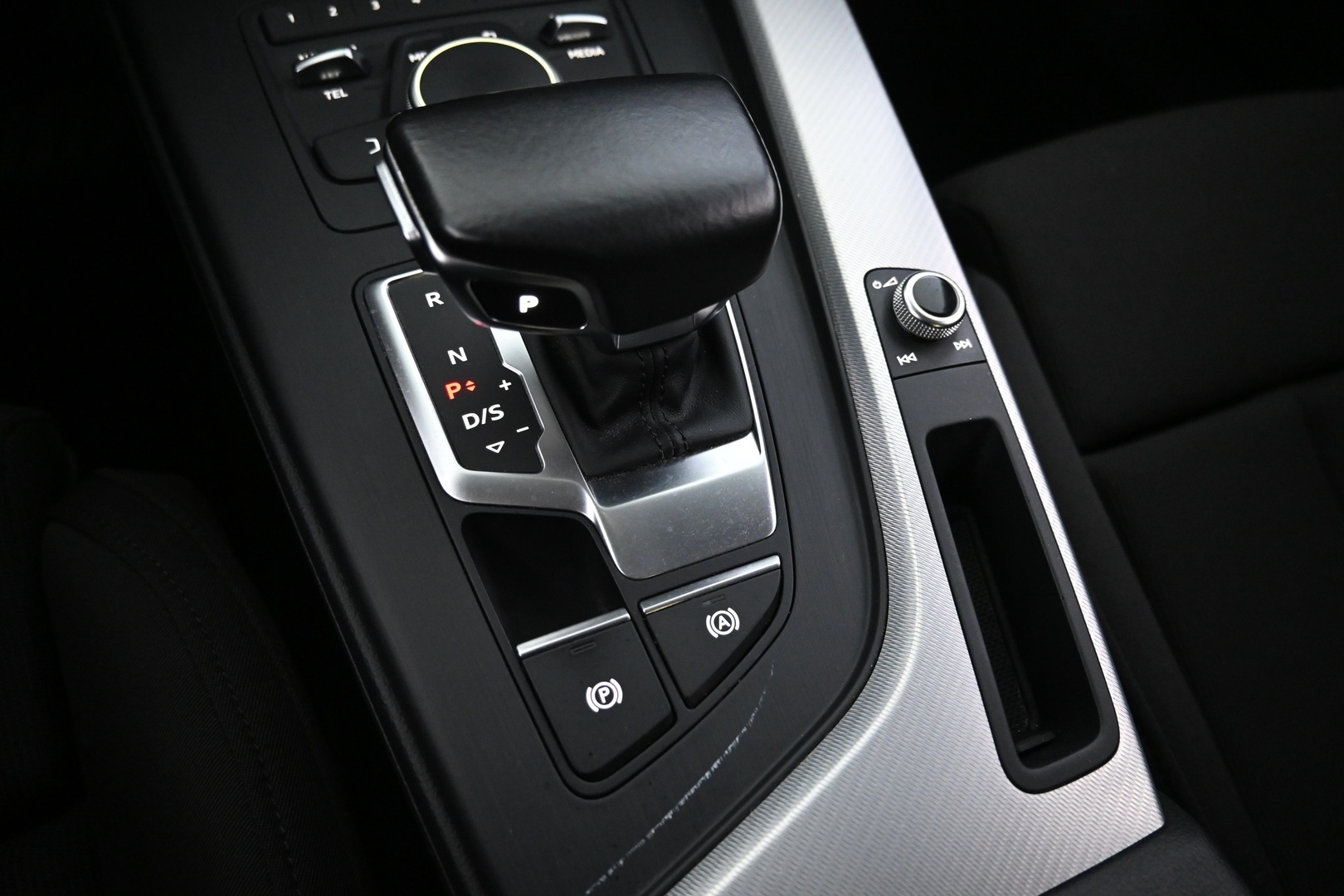 AUDI A4 2016