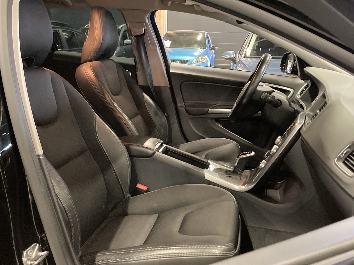 VOLVO V60 Cross Country 2017