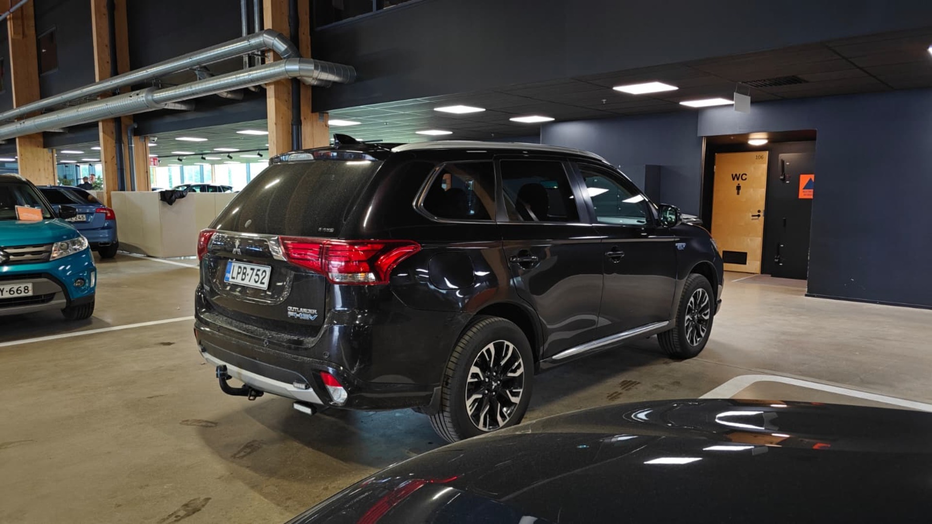 MITSUBISHI Outlander PHEV 2017