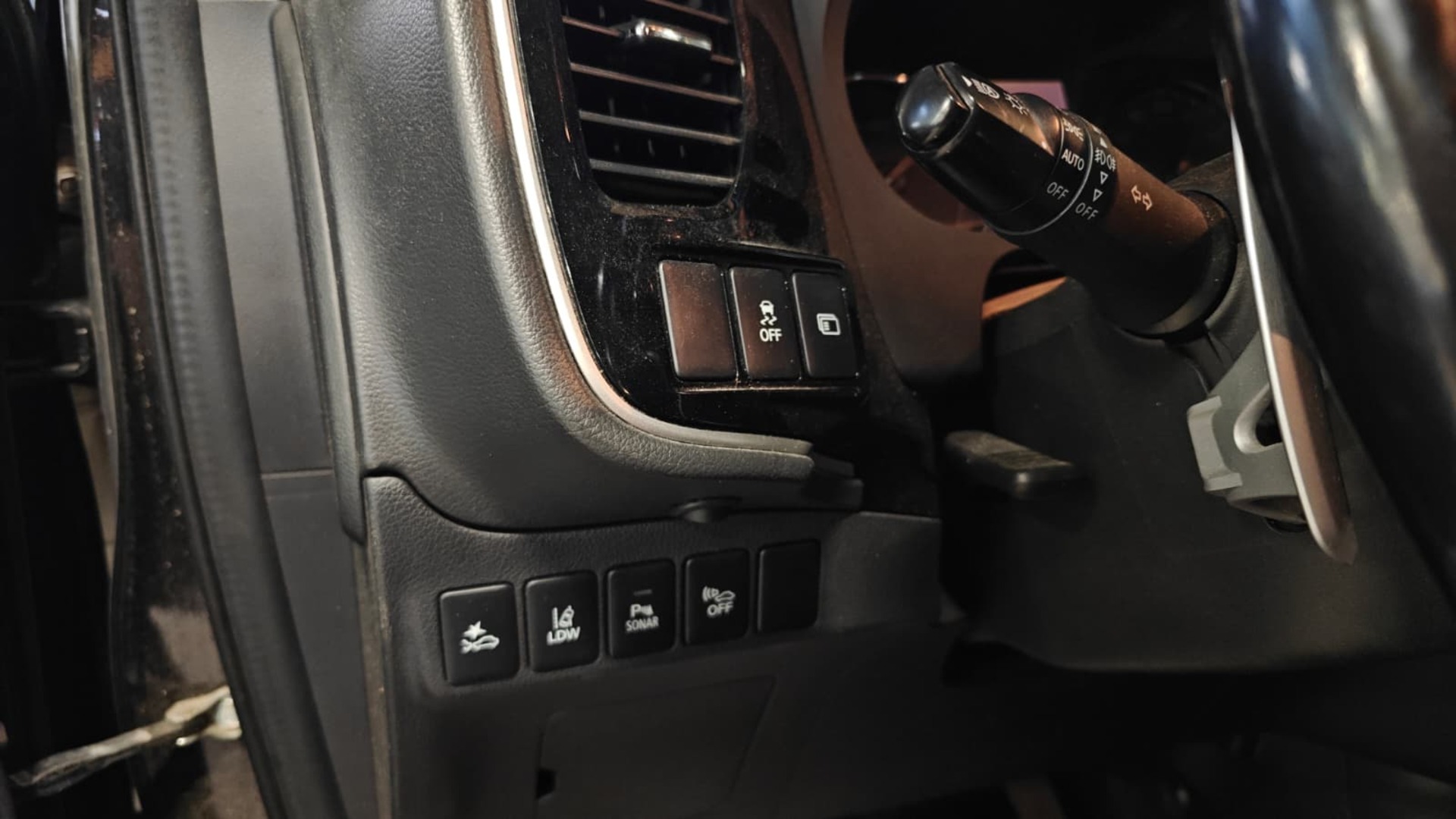 MITSUBISHI Outlander PHEV 2017