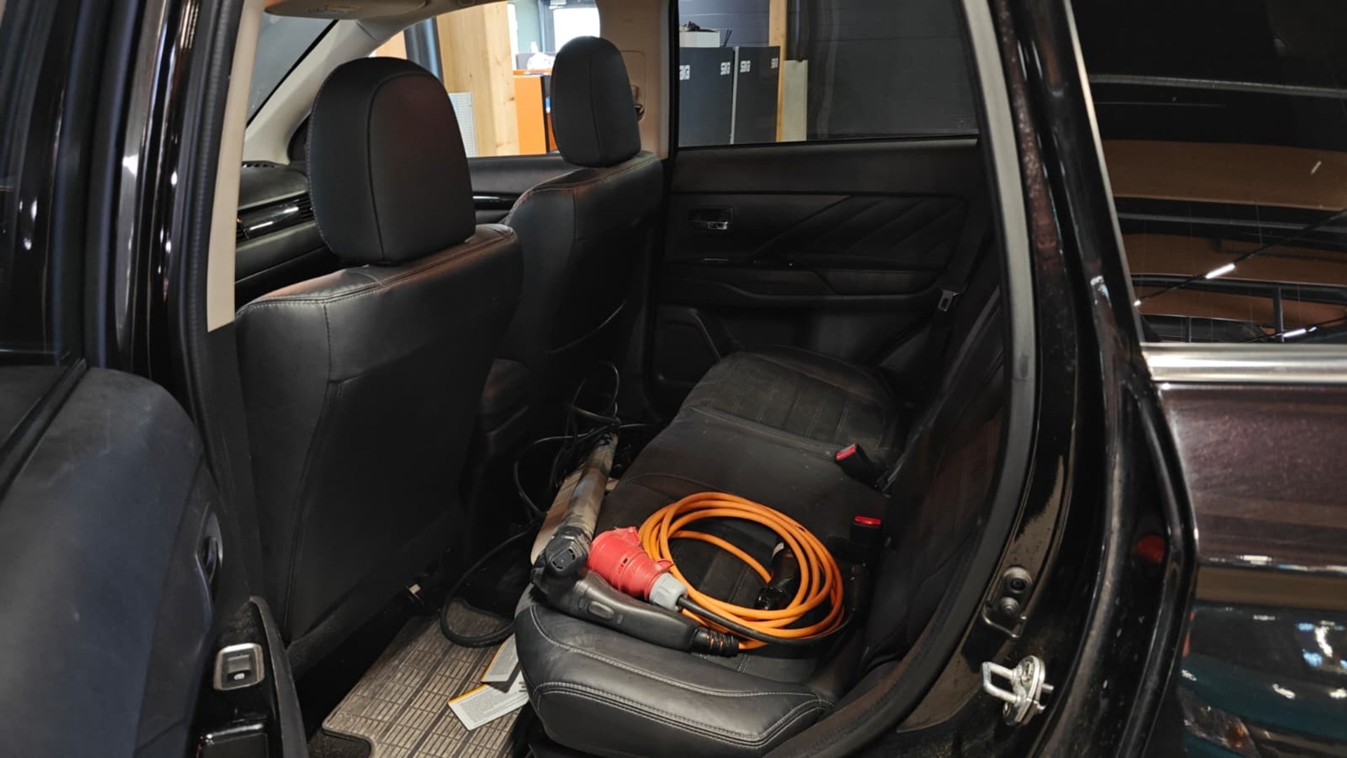 MITSUBISHI Outlander PHEV 2017