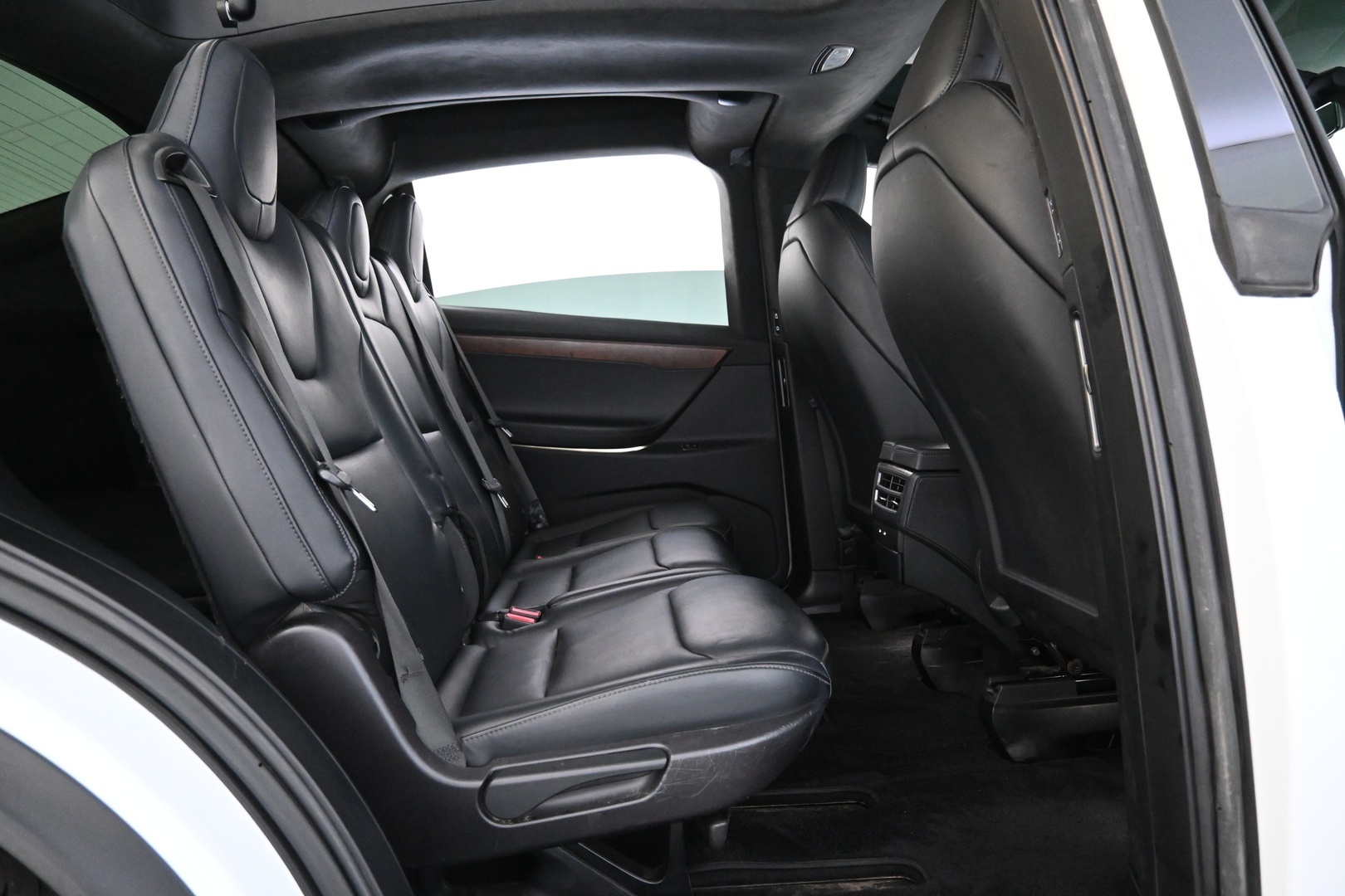 TESLA Model X 2021