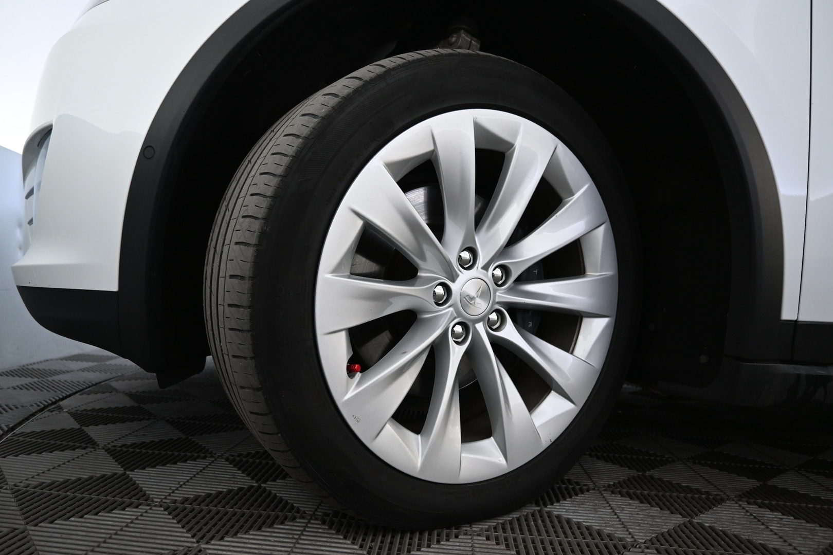 TESLA Model X 2021